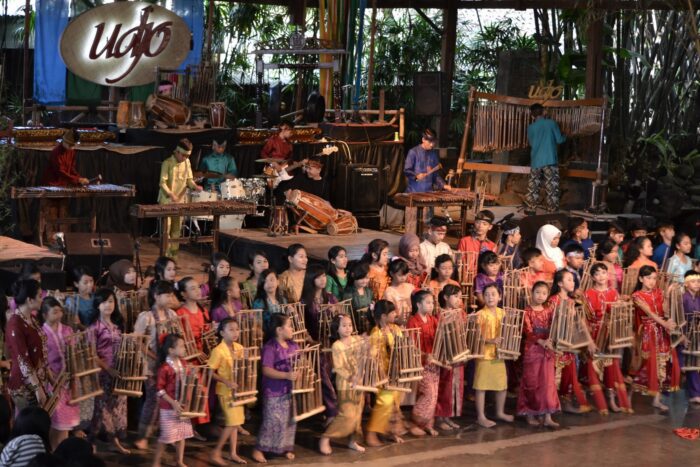 Saung Angklung Udjo, Bandung