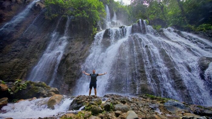 hike to the base of Tumpak Sewu