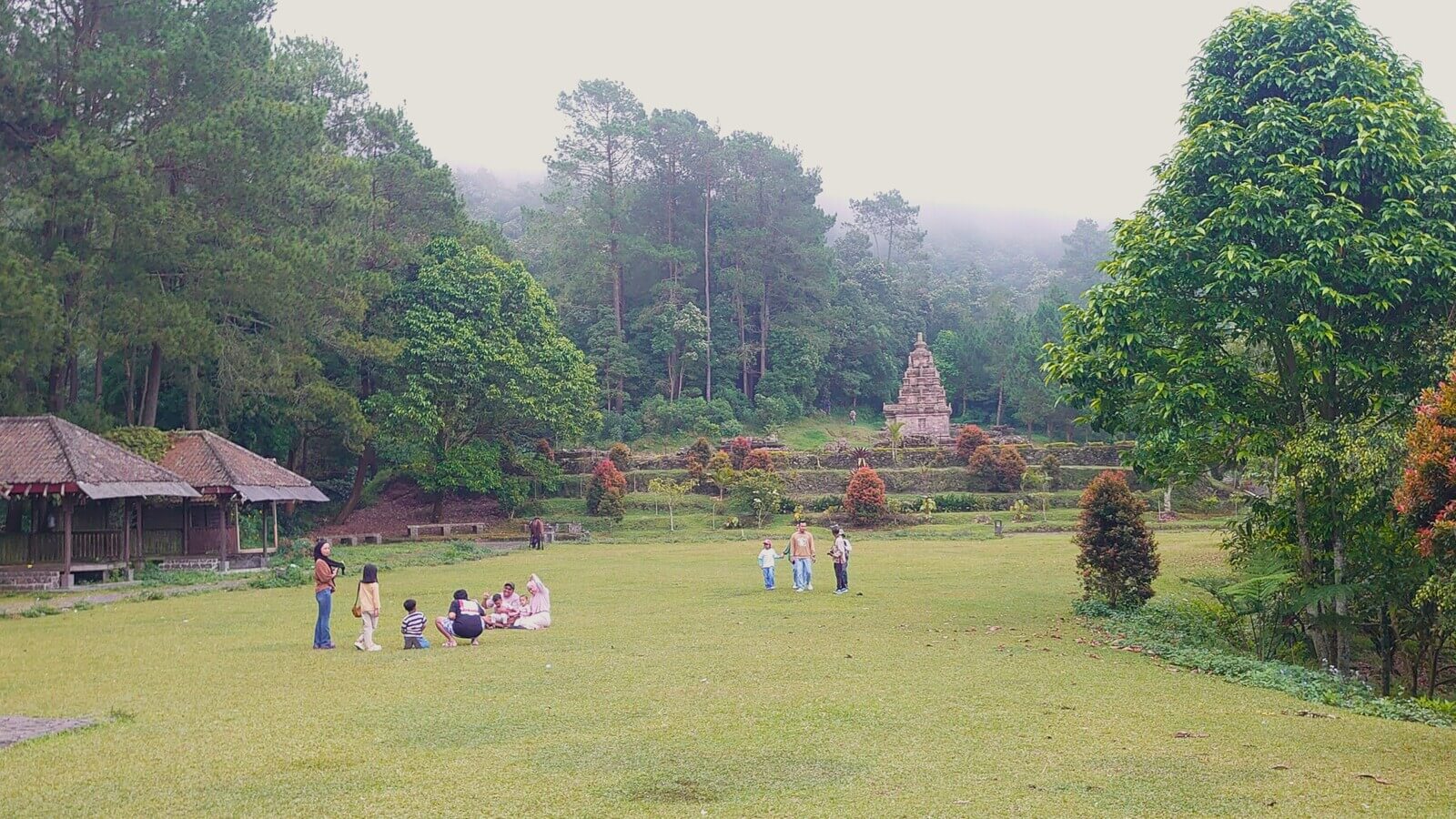 Gedong Songo Square