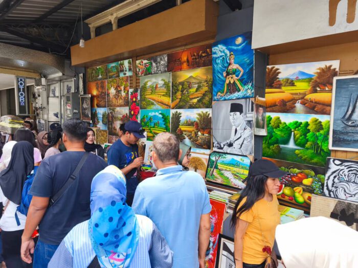 Braga street art gallery Bandung
