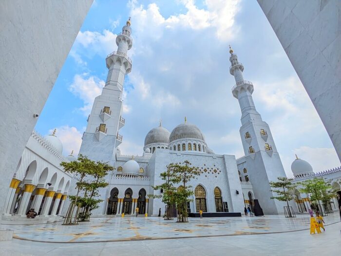 Sheikh Zayed Grand Mosque, Surakarta