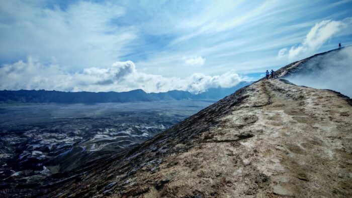 hiking bromo