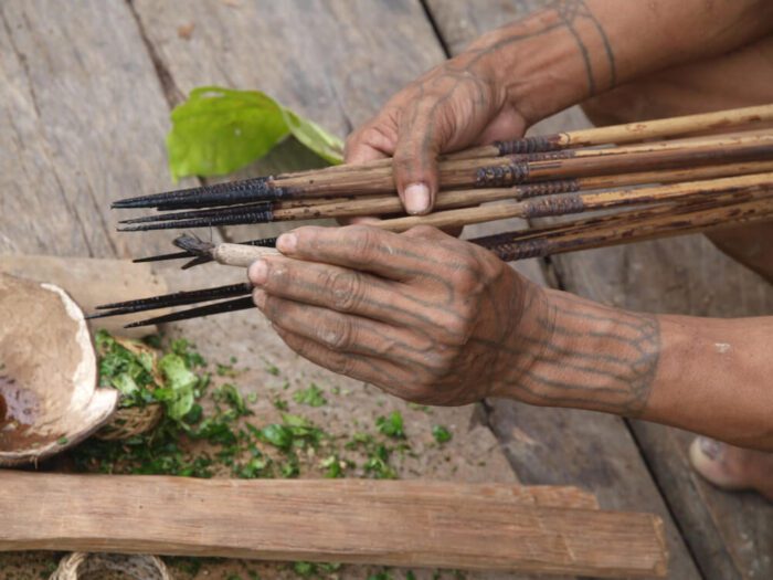 crafting in mentawai