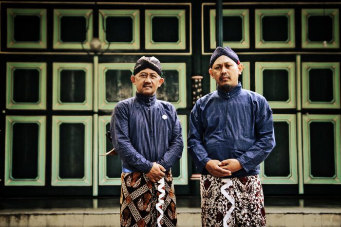 kraton staff wearing traditional clothes