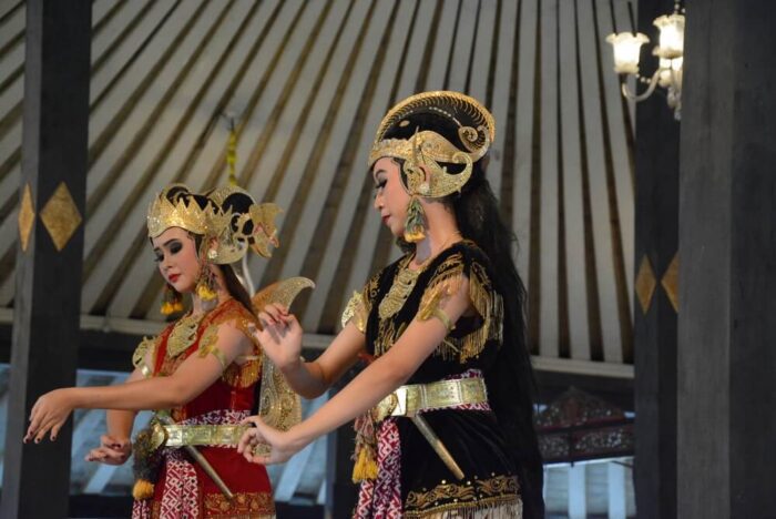 Tradtional performance in Yogyakarta Palace