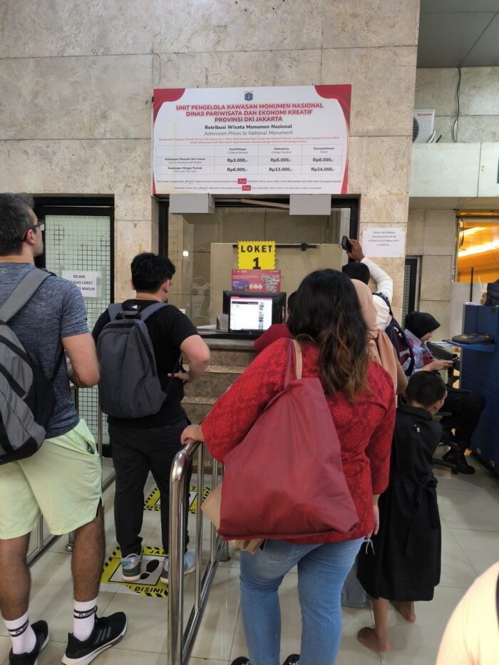 ticket counter to Monas