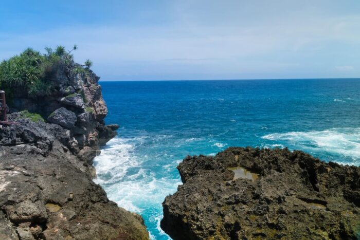 guide to weekuri lagoon Sumba