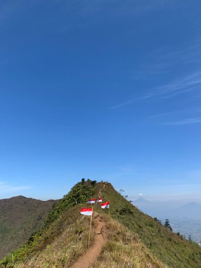 hiking mount bismo