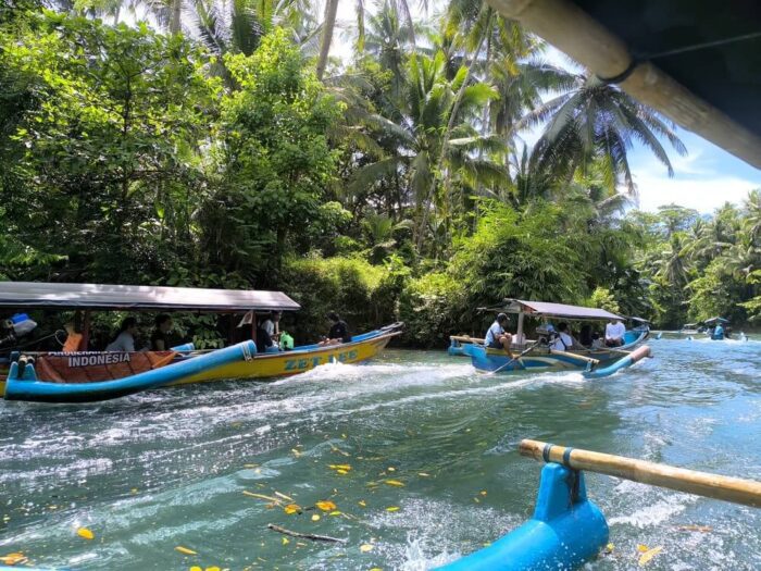 boat ride in green canyon
