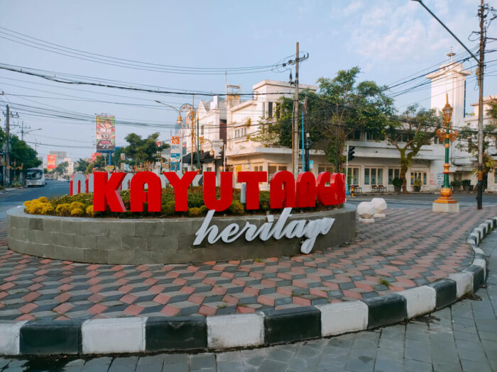 Kayutangan Heritage hotels nearby