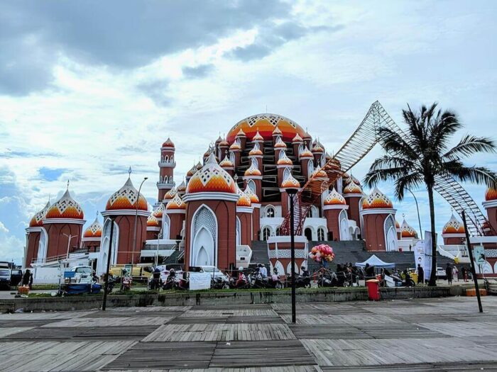 Masjid 99 Kubah in Makassar